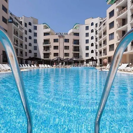 Apartment Good Vibes Avalon - уютен, двустаен с басейн, тераса и Wi-fi Slantschew brjag