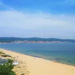 Apartamento Good Vibes Avalon - уютен, двустаен с басейн, тераса и Wi-fi
