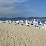 Good Vibes Avalon - уютен, двустаен с басейн, тераса и Wi-fi Apartamento