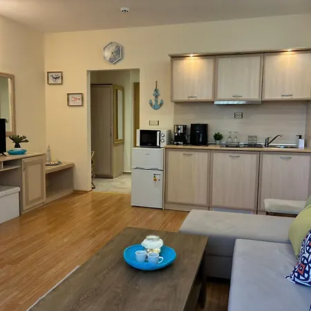 Apartment Good Vibes Avalon - уютен, двустаен с басейн, тераса и Wi-fi